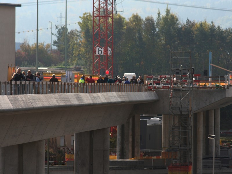 Fussgängerbrücke für einen Tag